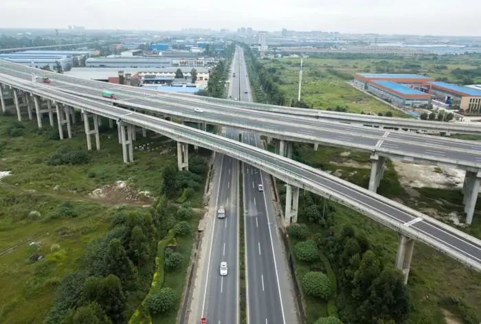 【決戰(zhàn)四季度】舊路煥新顏！這條路預(yù)計明年1月完成修復(fù)！